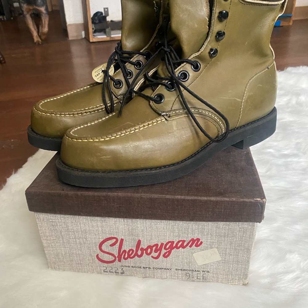 Men’s ((new all Vintage stock)) Sheboygan boots  size 9 1/2 EE